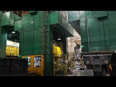 自動車車体の自動スタンプリング 自動車組立生産