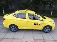 タクシーの使用のために適した中間の高さの速度の電気自動車の電気自動車